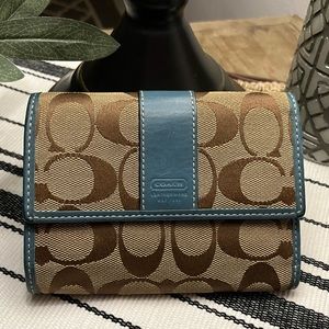 AUTHENTIC Coach wallet